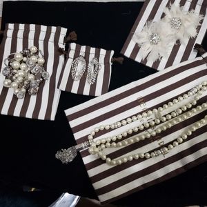 🎩🎉Henri Bendel Authentic!